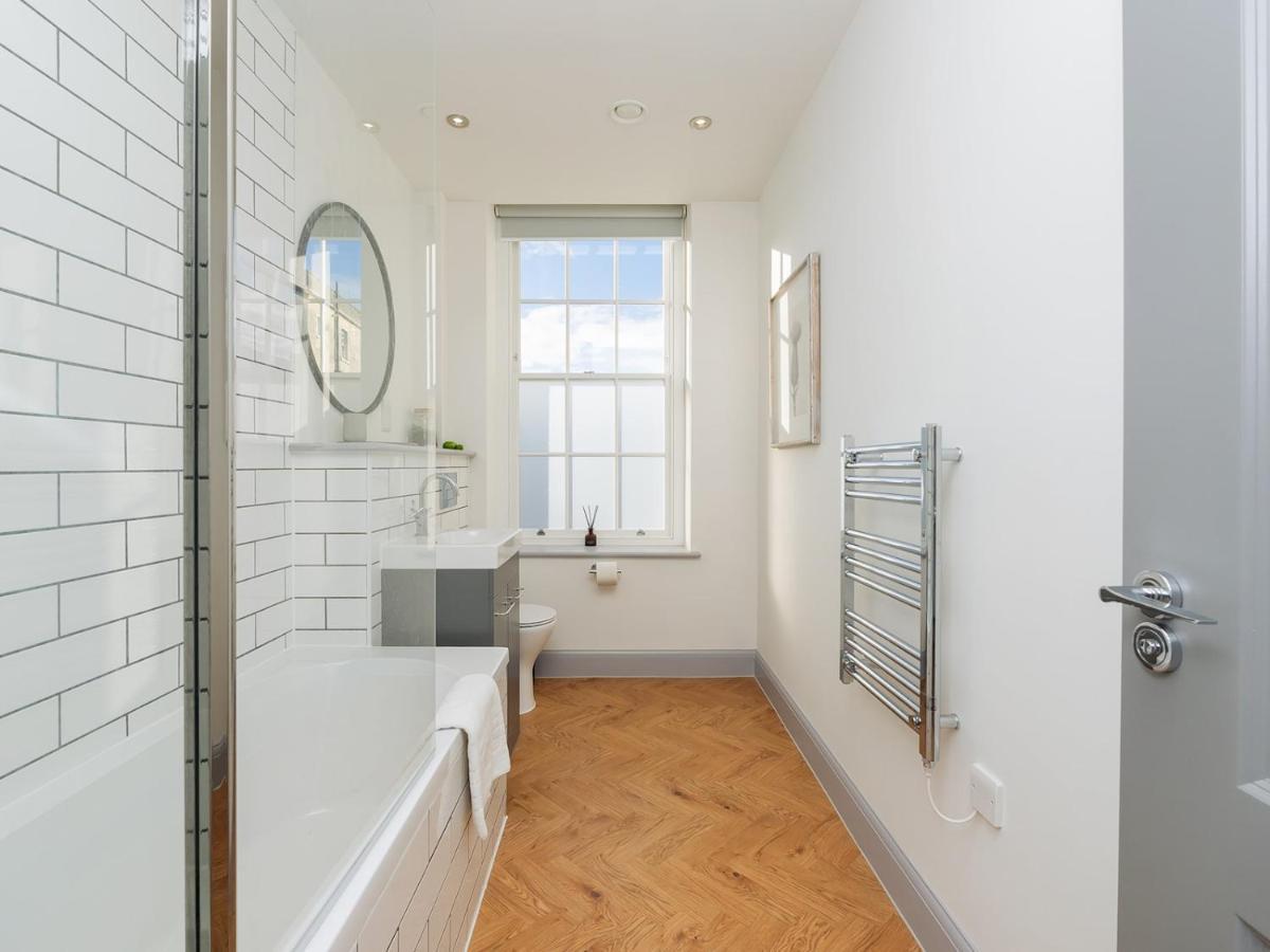 Pass The Keys Stunning 2 Bed Retreat In The Heart Of Bath Apartment Екстериор снимка